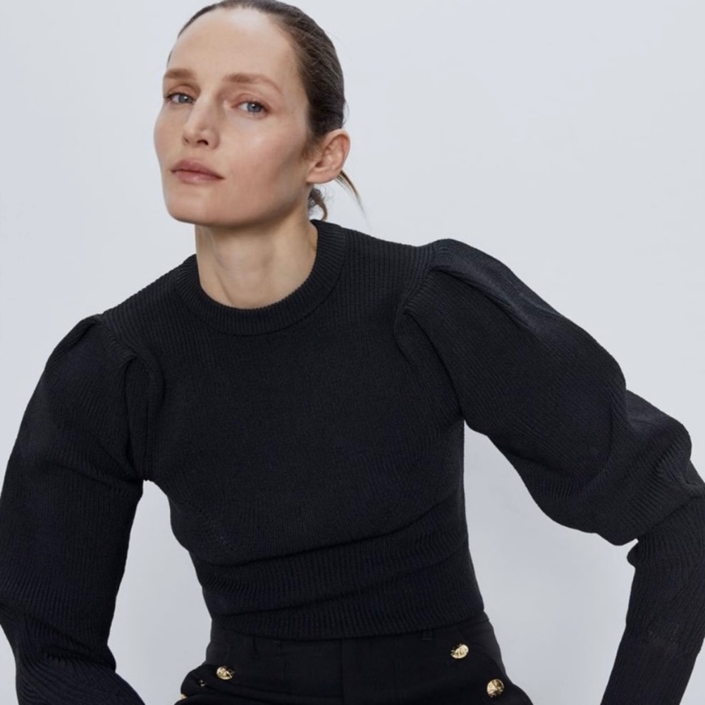 ZARA Women’s Black Ribbed Sweater With Balloon Sleeves
Fitted - Size M - Picture 5 of 5